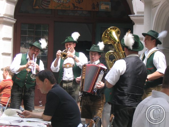 Oompah, Oompah